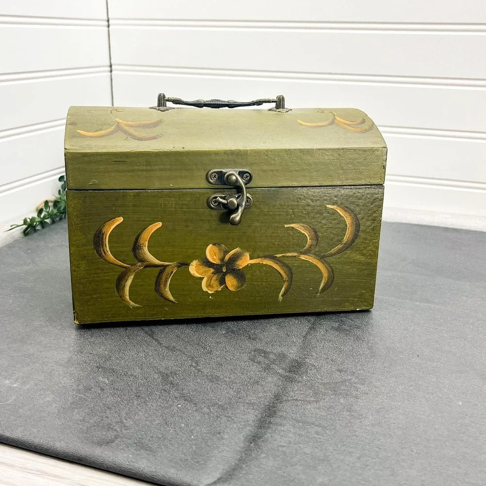 Vintage Green Wooden Jewelry Box:‎ Hand Painted Floral Trinket Storage